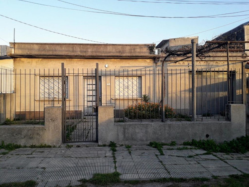 A Reciclar. Hermosa Propiedad A Reciclar En La Teja.