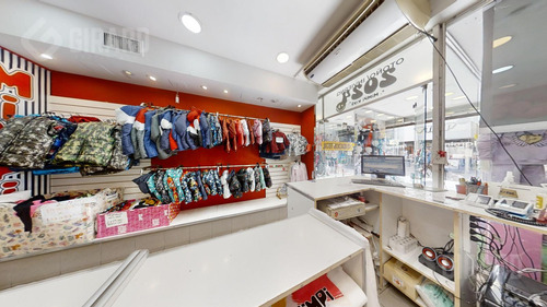 Local En Venta Con Espacio De Cochera, Zona Centro.