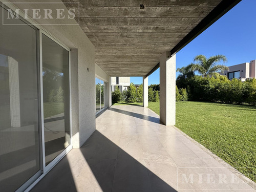 Casa En Venta Sobre Lote Interno En Barbarita - Bancalari.