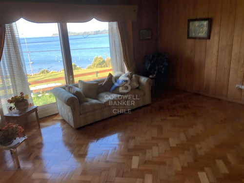 Gran Casa Con Ubicacion Privilegiada
