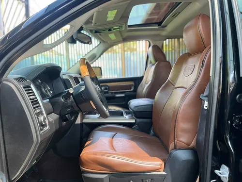 Dodge Ram 2500 5.7 Laramie Longhorn Crew Cab 4x4