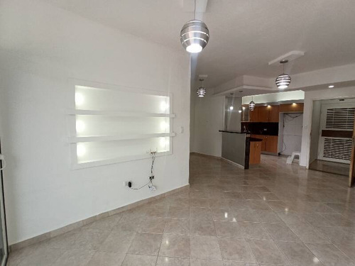 Imagen 3 de 14 de Apartamento En Venta En Naguanagua