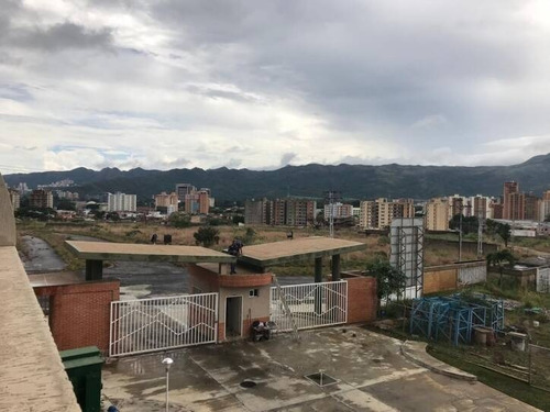 Imagen 5 de 10 de Venta De Apartamento En Mañongo Cod. 143578
