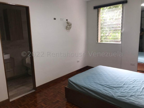 Lindo Apartamento En Excelente Zona Listo Para Mudarse La Trtinidad 23-19389 - Jca