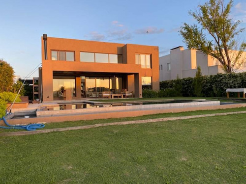 Casa En Venta En Barbarita, General Pacheco, Tigre