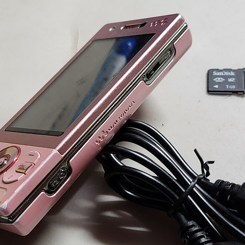 Sony Ericsson Walkman W705 Rosa Tiene Código, Con Cable De Carga, Memoria 1gb, !leer Descripcion!, Pantech, Benq, iPhone, Blackberry, Alcatel, W600 (Usado)
