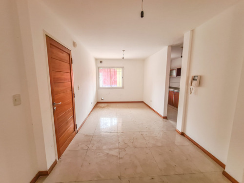 Venta Departamento Dos Dormitorios Urquiza Cofico