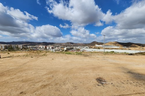 Terreno En Venta Con Vista Amplia En Boulevard 2000