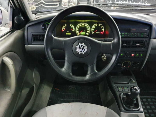 Volkswagen - Santana 1.8 2000