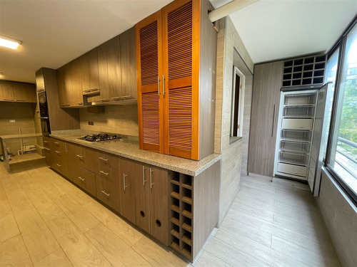 Departamento En Arriendo De 3 Dorm. 2 Estac. En Las Condes