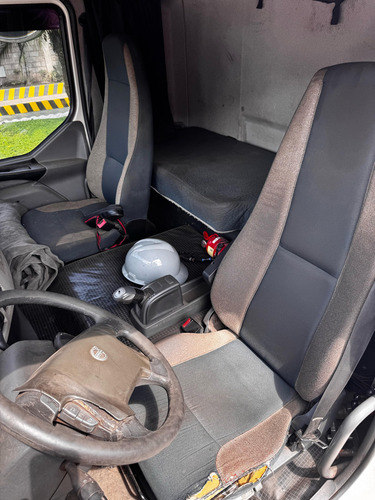 Volvo Vm 330 Truck 6x2 Roll On Off 16/17 / Sem Caçamba