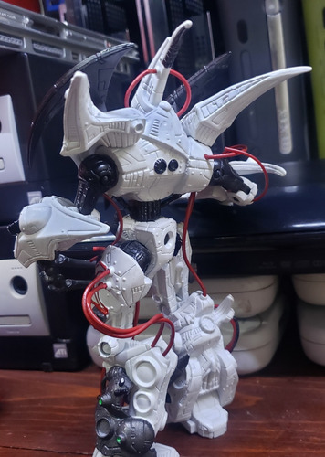 Cyber Spawn Renacer Figura (Usado)