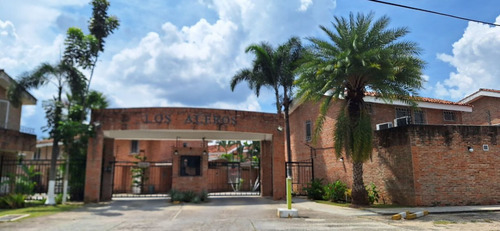 Townhouse En Venta En Altos De Guataparo, Valencia 266822 Lz