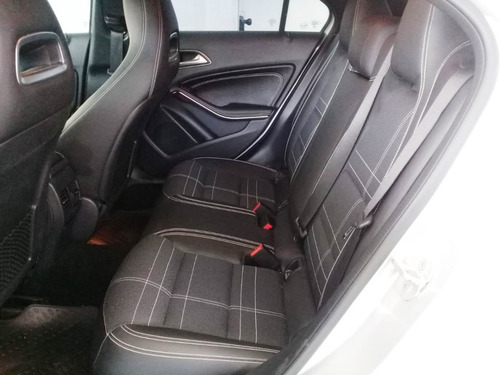 Mercedes Benz Clase A A200 Urban 1.6 At 5p 2017 U/m 70.000km
