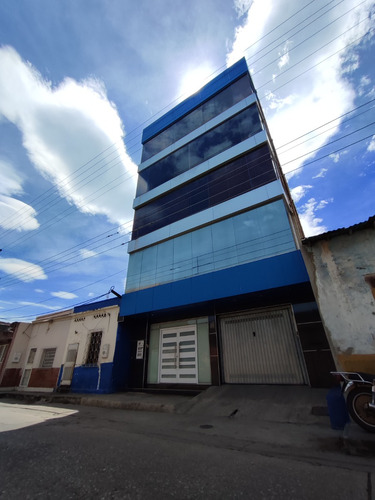 Edificio De Oficinas Ejecutivas En Venta Diagonal Al Estadio La Bombonerita