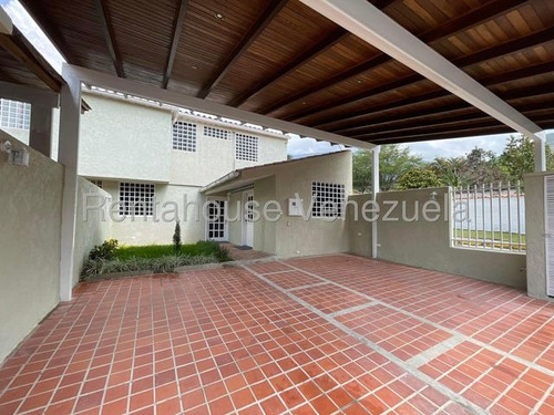 En Alquiler Casa En Urb El Castaño #25-14338 Rm