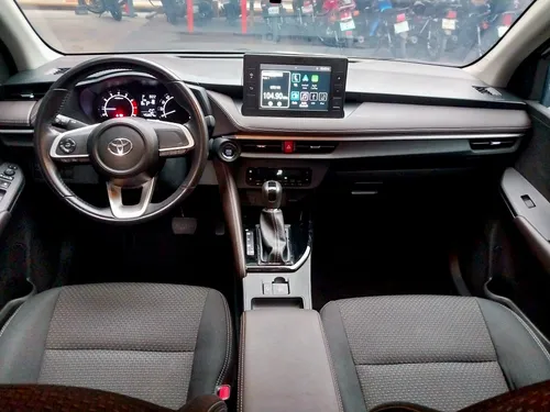 Toyota Yaris E 2024