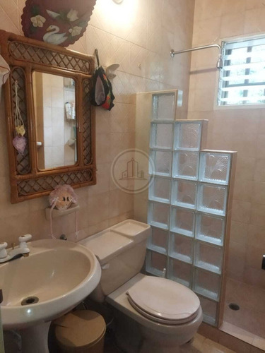 Bello Townhouse En Venta Amoblado Urb. El Castaño Sector El Samán. 002jsc