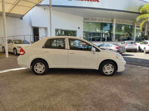 Imagen 4 de 14 de Nissan Tiida 2015 4p Sedán Sense L4/1.8 Man