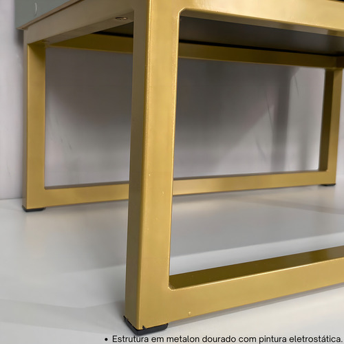 Mesa De Cabeceira Com Pés Metalon Dourado Acabamento Fosco Cor Verde Jade