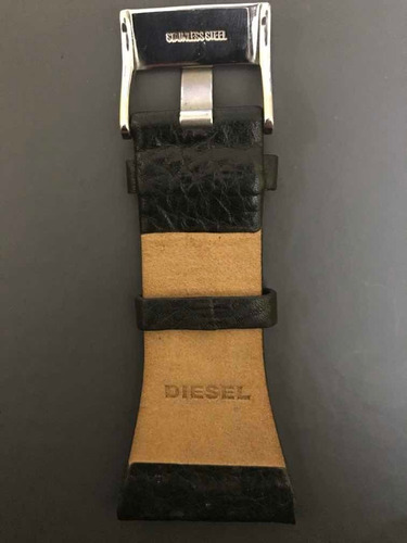 Pulseira Relógio Diesel Couro Com Fecho Parte Esquerda