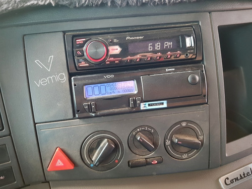 Vw 17.230 2017 Constellation 4x2 Baú Cg Seca Facchini