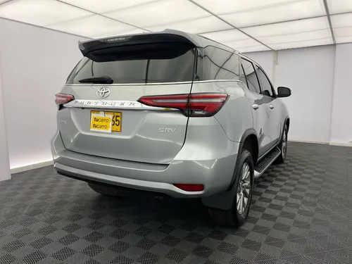 Toyota Fortuner 2.7 SRV