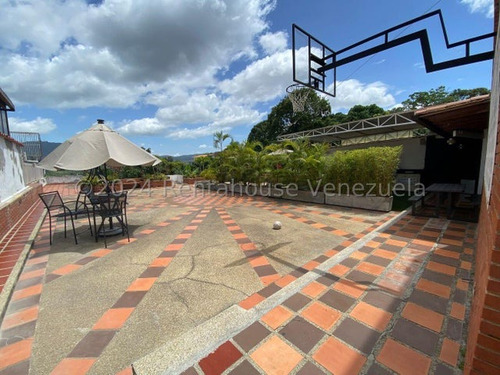 Venta De Imponente Casa Santa Paula