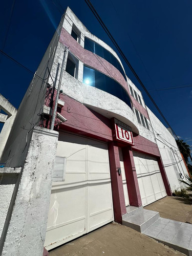Renta De Edificio De Tres Pisos, En Avenida Prol Montejo, Para Adecuar