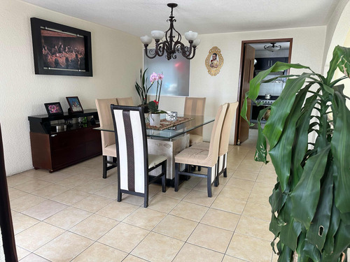 ¡casa En Venta En Condominio A Una Calle De Tollocan Y 5 Minutos De Town Square!