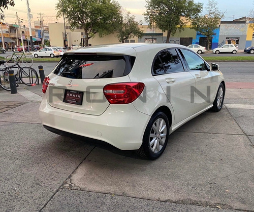 Imagen 8 de 14 de Hermosa Mercedes Benz A180 Hb Cgi 1.6t Hb 5p