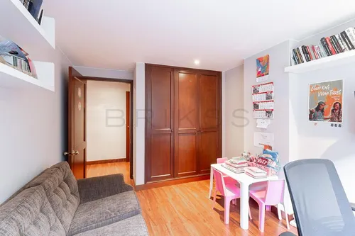 Apartamento En Venta En Chico Reservado. Cod V3984