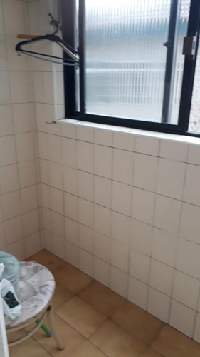 Imagem 6 de 15 de Ponta Da Praia- Apartamento 1 Dormitório- Wc Emp-gar Coletiva Suficiente- Ref -1795 - 1795