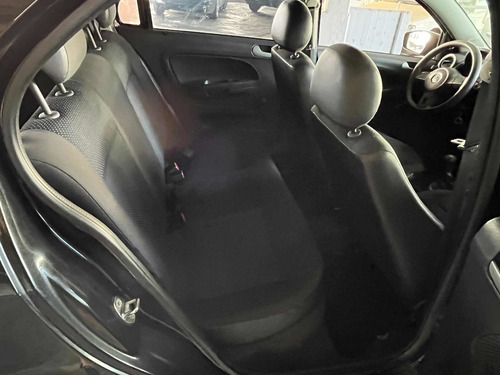 Imagen 15 de 22 de Volkswagen Gol Trend 2014 1.6 Pack I 101cv
