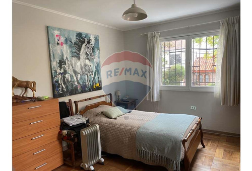 Casa En Tranquila Zona Residencial
