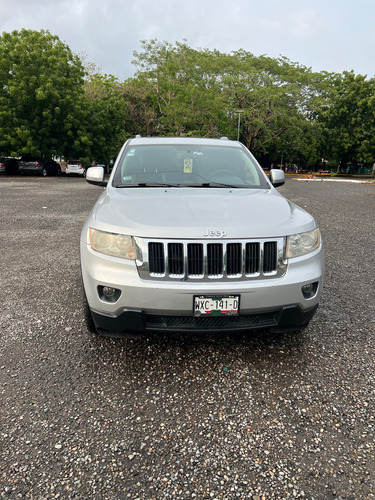 Jeep Grand Cherokee Laredo V6 4x2 At