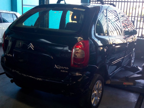 Imagem 3 de 10 de Sucata Picasso Xsara 2.0 16v 03 Para Retirar Peças Motor Etc