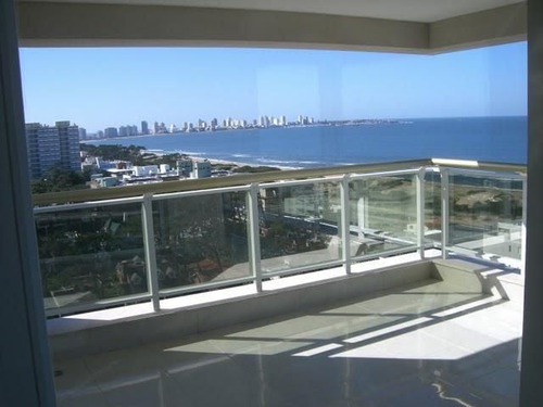 Apartamento En Venta De 3 Dormitorios- Playa Mansa (ref: Atm-1266)