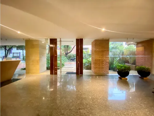 Chico Reservado, Apto Duplex Con Excelentes Acabados