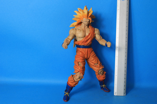 Battle Damaged Ss3 Goku Dragon Ball Z Movie Collection (Usado)
