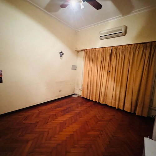Venta Casa 6 Ambientes Villa Sarmiento Con Piscina