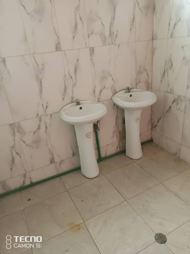 Imagen 22 de 27 de Alquiler De Planta Comercial En Edificio Boleita Sur