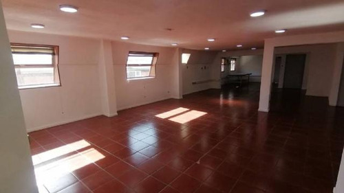 Oficina Avenida Club Hipico/tupper