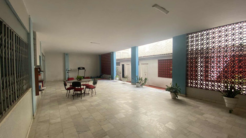 Vende-se Apartamento De 2 Quartos Em Icaraí