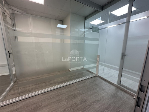 150 Uf / Local Comercial / Las Condes