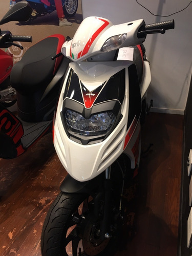 Imagen 10 de 25 de Aprilia Sr 160