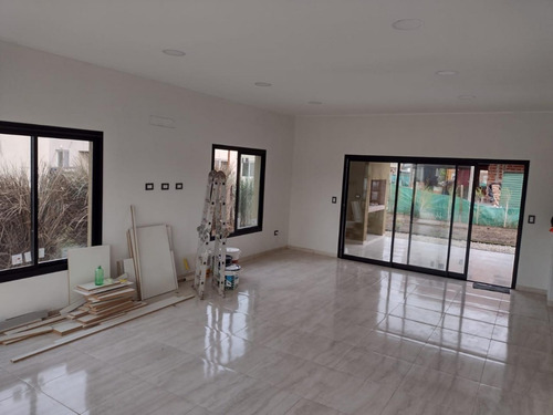 Imagen 5 de 8 de Espectacular Casa En La Cañada De Pilar Los Arces Escriturada