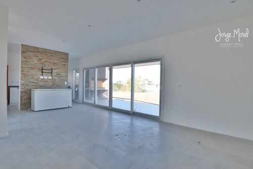 Casa Venta Barrio San Sebastián - Area 10 - 3 Dormitorios - #id 2748