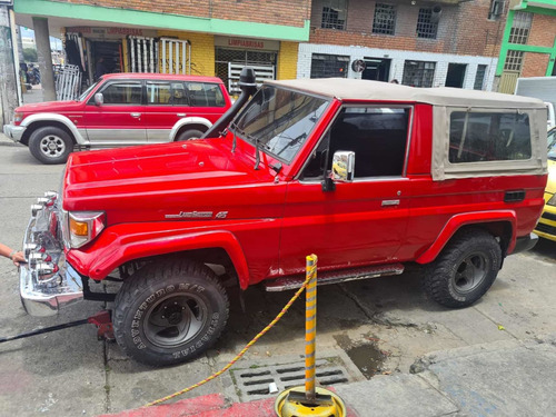 Toyota Land Cruiser Diesel 4x4 Carpada