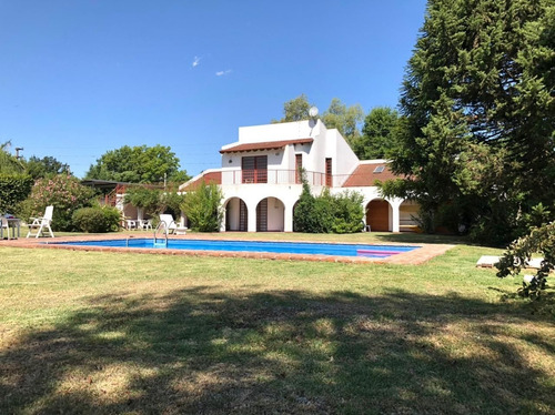 Importante Casa En Corazón De Villa Elisa!!!